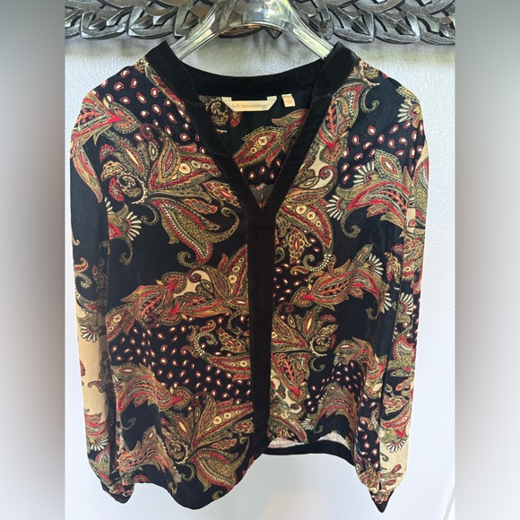 Woman’s S Soft Surrounding top - Picture 1 of 3